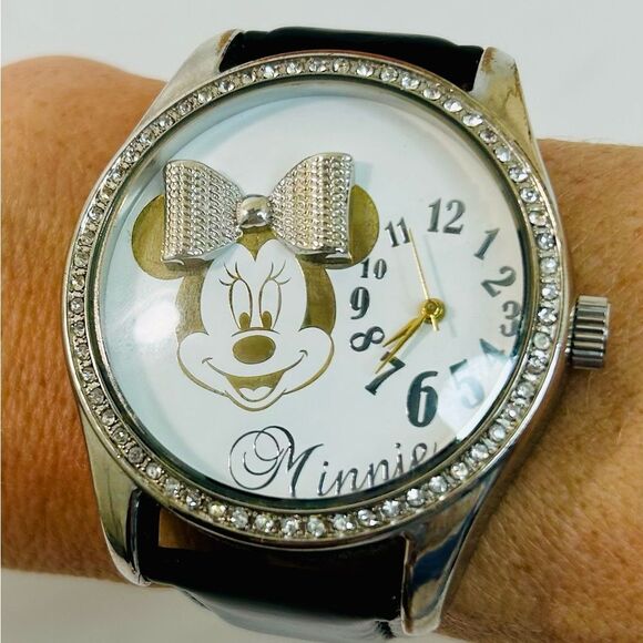 Disney Minnie Mouse Watch with Rhinestone Accent NEEDS NEW BATTERY - Picture 1 of 6